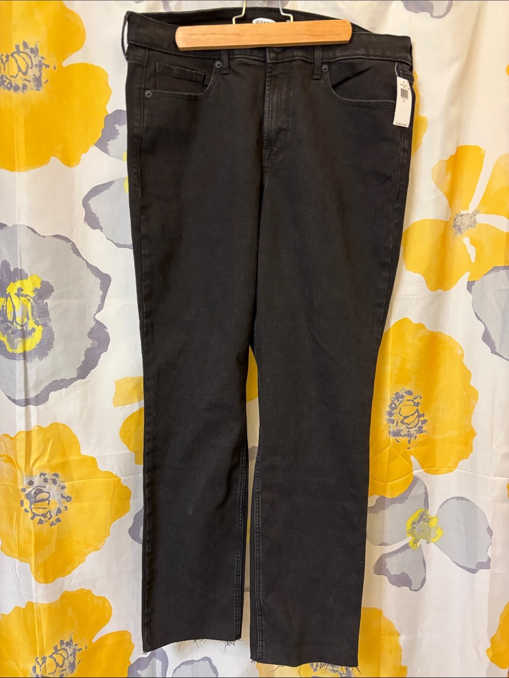 Women’s  Black Straight-Leg Jeans